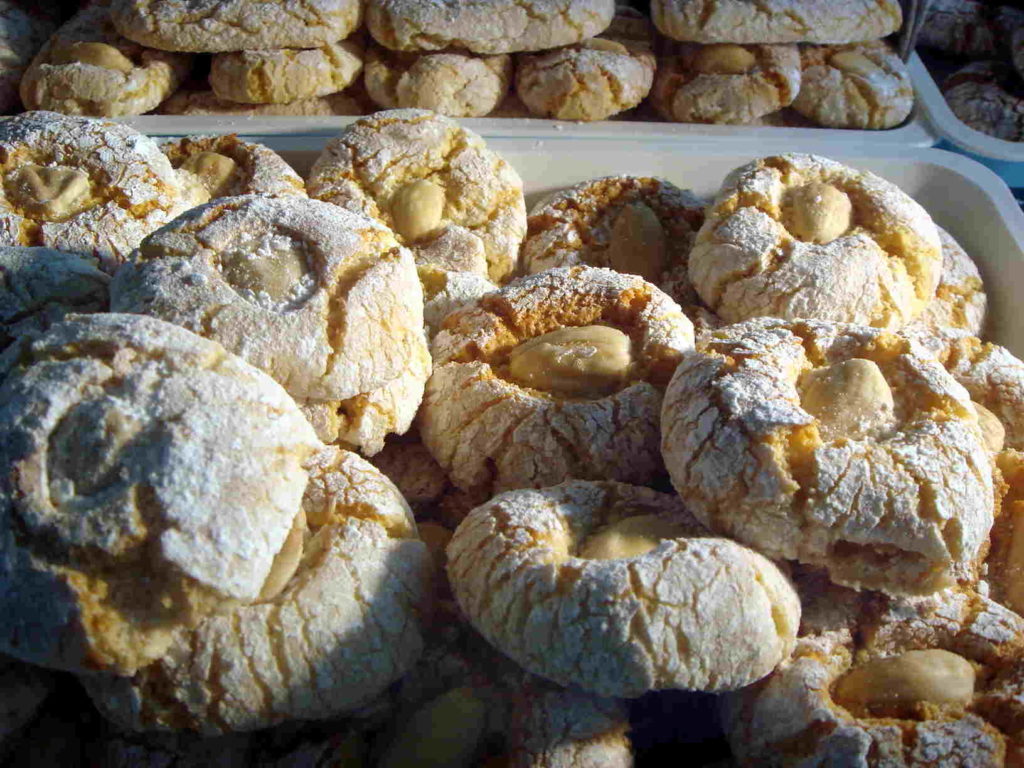 biscotti-di-mandorla-da-abbinare-al-don-nuzzo-delle-cantine-gulino-di-siracusa